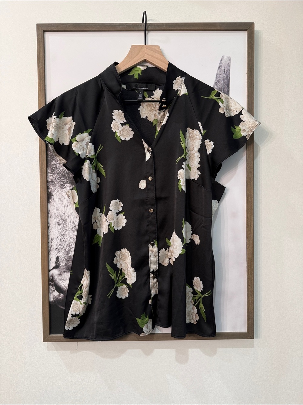 🖤💚💛 White House Black Market Blouse